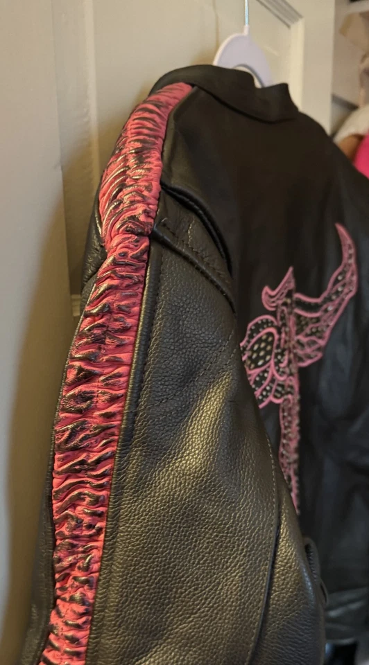 CHAQUETA MOTERA DE CUERO MILWAUKEE MUJER XL, NEGRA Y ROSA Foto 2 de 4