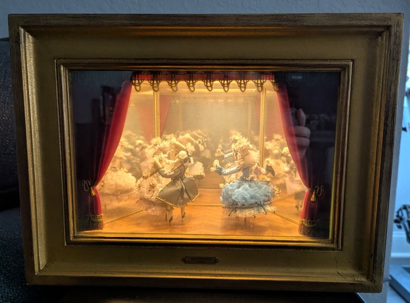 REUGE Magic Disappearing Mirror w/ Dancers -Miroir Magique Music Box - VERY RARE