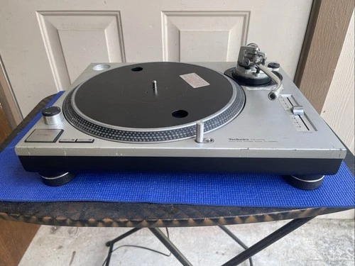 Technics Quartz Direct Drive Turntable System SL-1200Mk2 Fully Working (As Is)