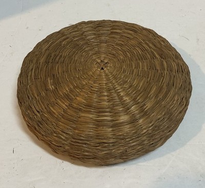 Vintage Native American Finely Woven Sweetgrass Basket w/ Lid 7 X1.5 