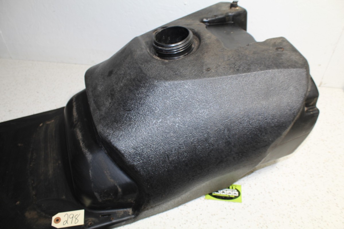 シアタープロダクツ ツールレースタンク Fuel Tank for Turf Equipment | 4174266 | Bobcat Company