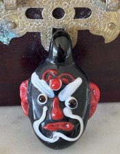 Nuevo Hecho a Mano Tibetano Miedo Espeluznante Monstruo Demonio Máscara Arte Vidrio Colgante Negro
