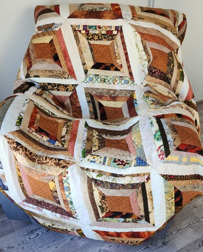 Diamond Chocolate Quilt, Couch, Twin, Pieced Patchwork, 162 cm by 160 cm - Picture 4 of 12