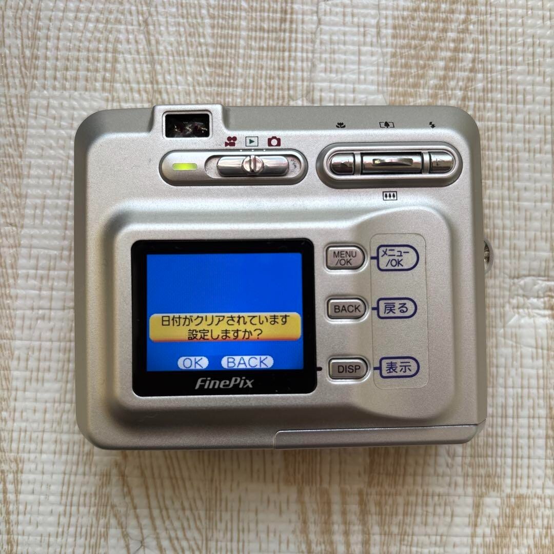 FUJIFILM FINEPIX F401 Compact Digital Camera silver tested fujinon