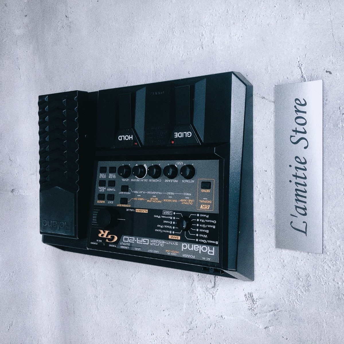 Roland GR-20 Guitar Synthesizer with GK-3 Divided Pickup