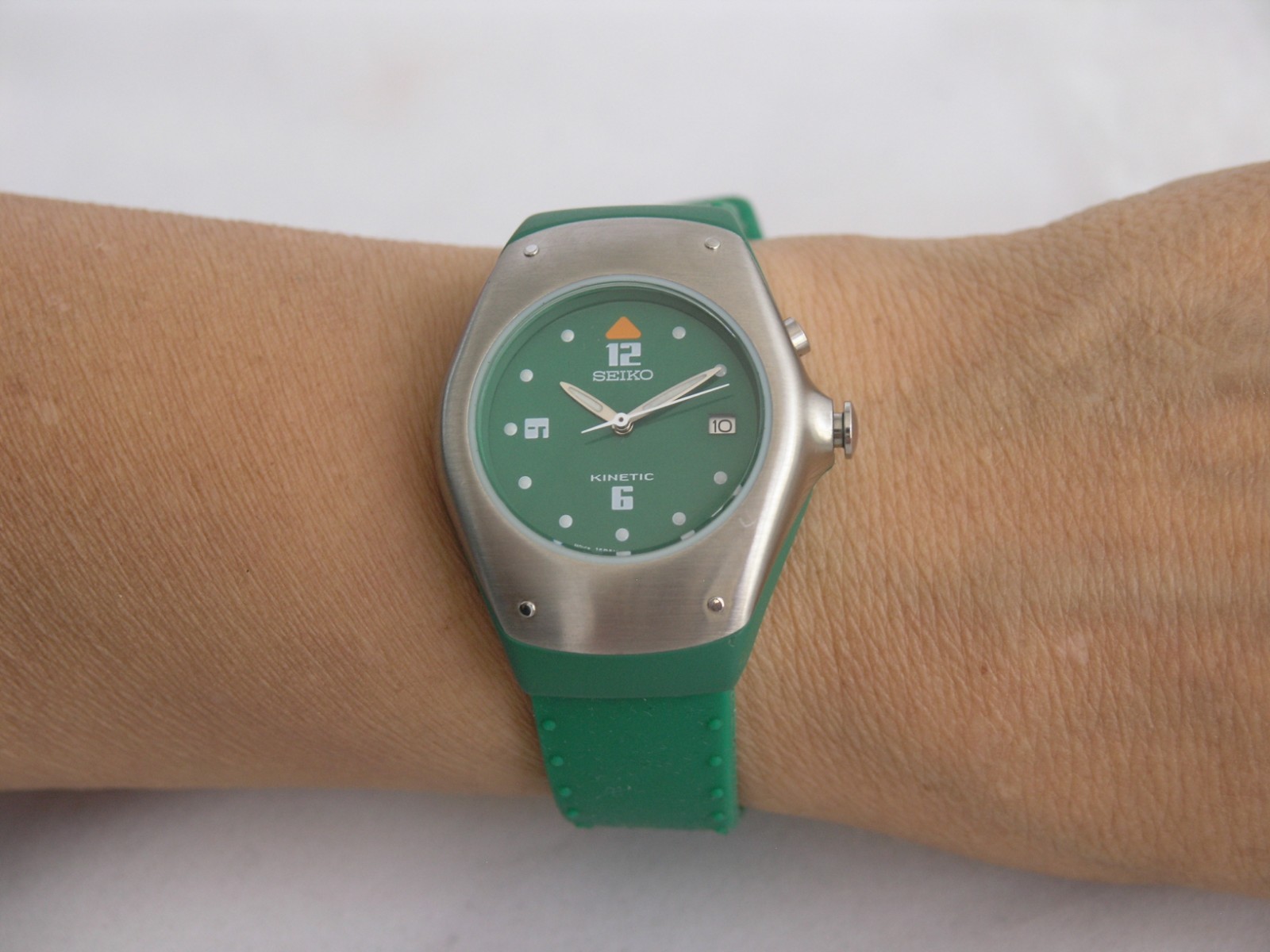 seiko kinetic green