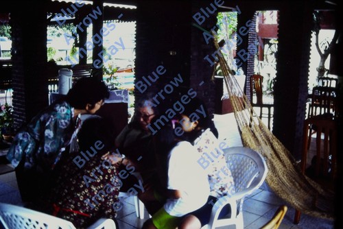 2000 35mm Slides Lot of 24 Thailand People Culture Landmarks #9113 - Picture 15 of 24