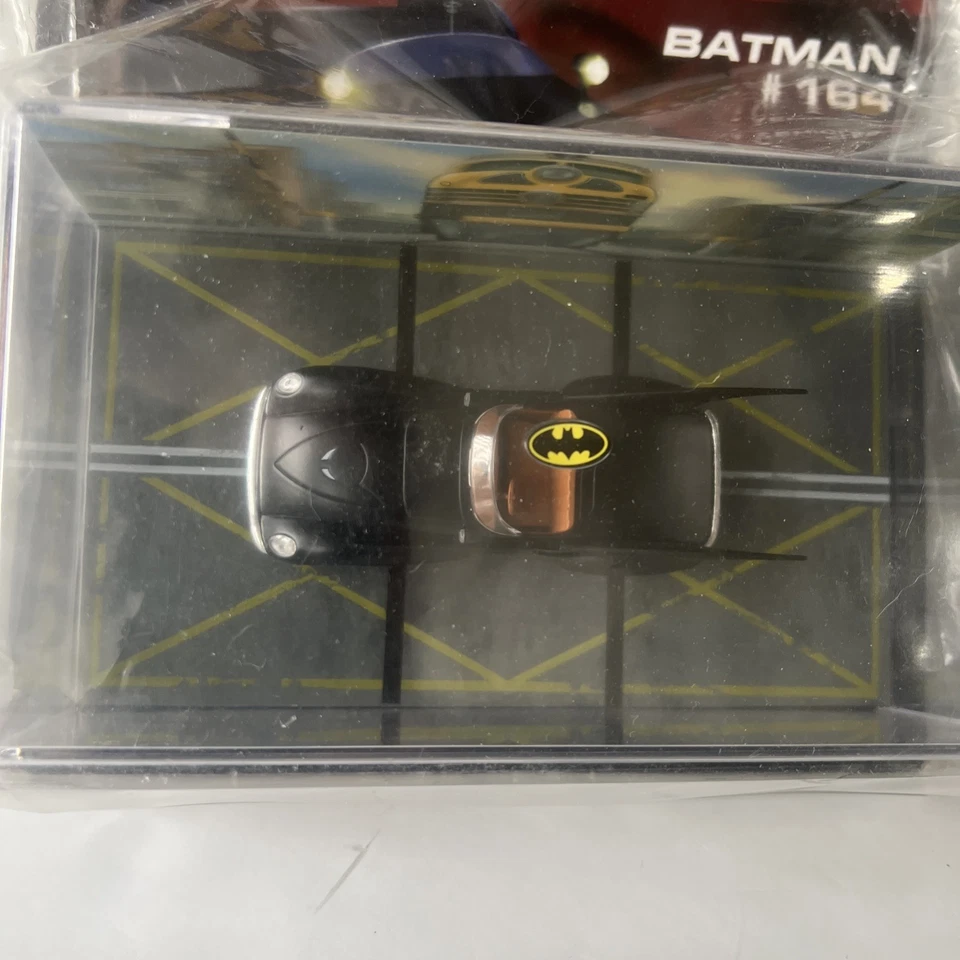 Boneco Batman Automobilia #22 & #23 Batmobile From #164 & #394 Eaglemoss NOVO! - Imagem 2 de 4