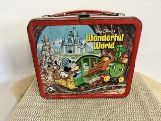 ✨ Vintage Walt Disney Wonderful World Metal Lunchbox