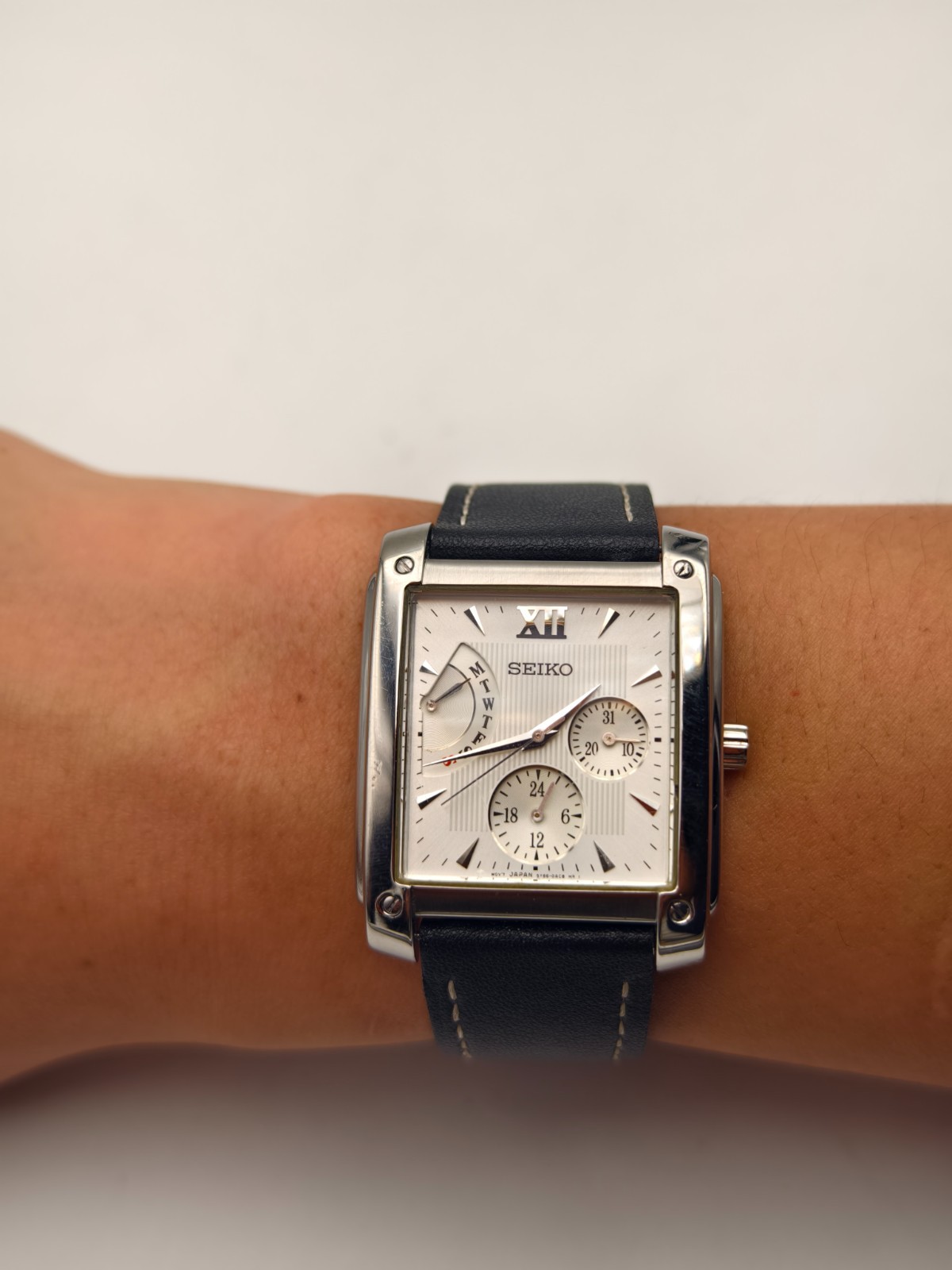 Seiko 5Y66-0AC0 Quartz Multi-Function Square Tank… - image 6