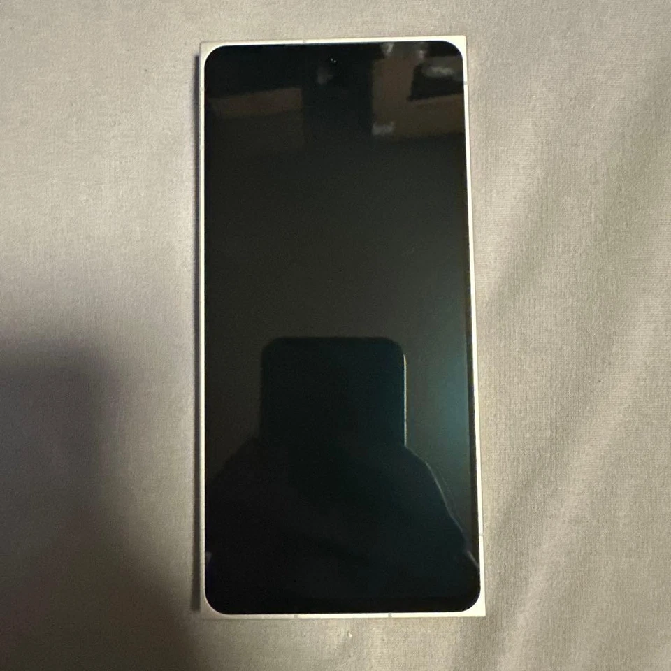 Leica LEITZ PHONE 2 Unlocked 512GB Used - Image 3 of 4