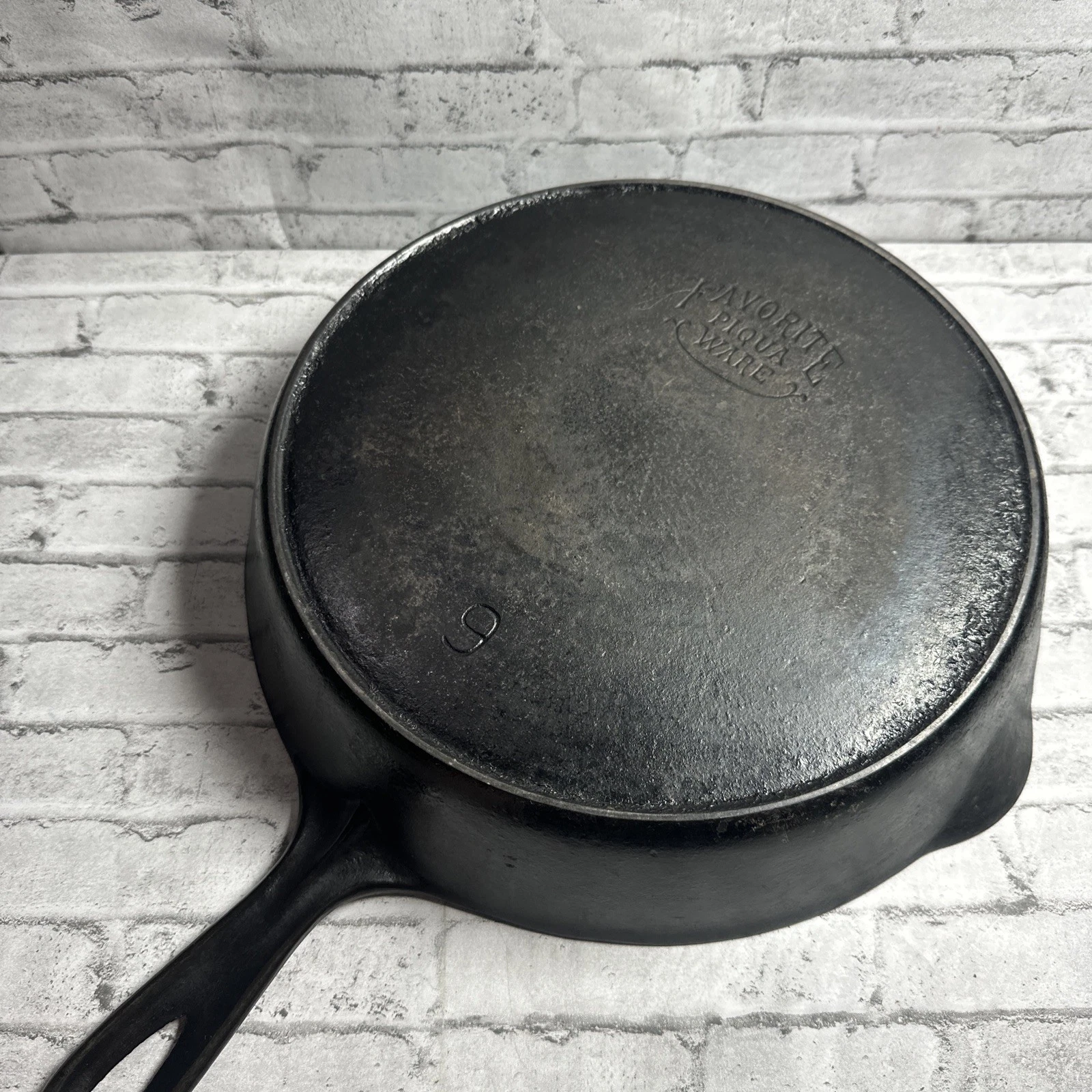 #9 Favorite Piqua Ware Smiley Logo Skillet