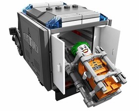 LEGO 10937 DC Comics Super Heroes Batman Arkham Asylum Breakout Exclusive Set