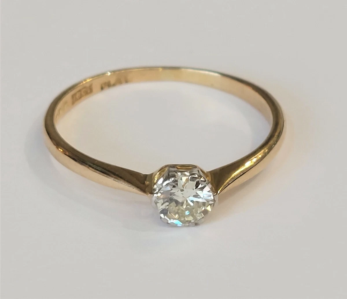 Solitaire store ring ladies