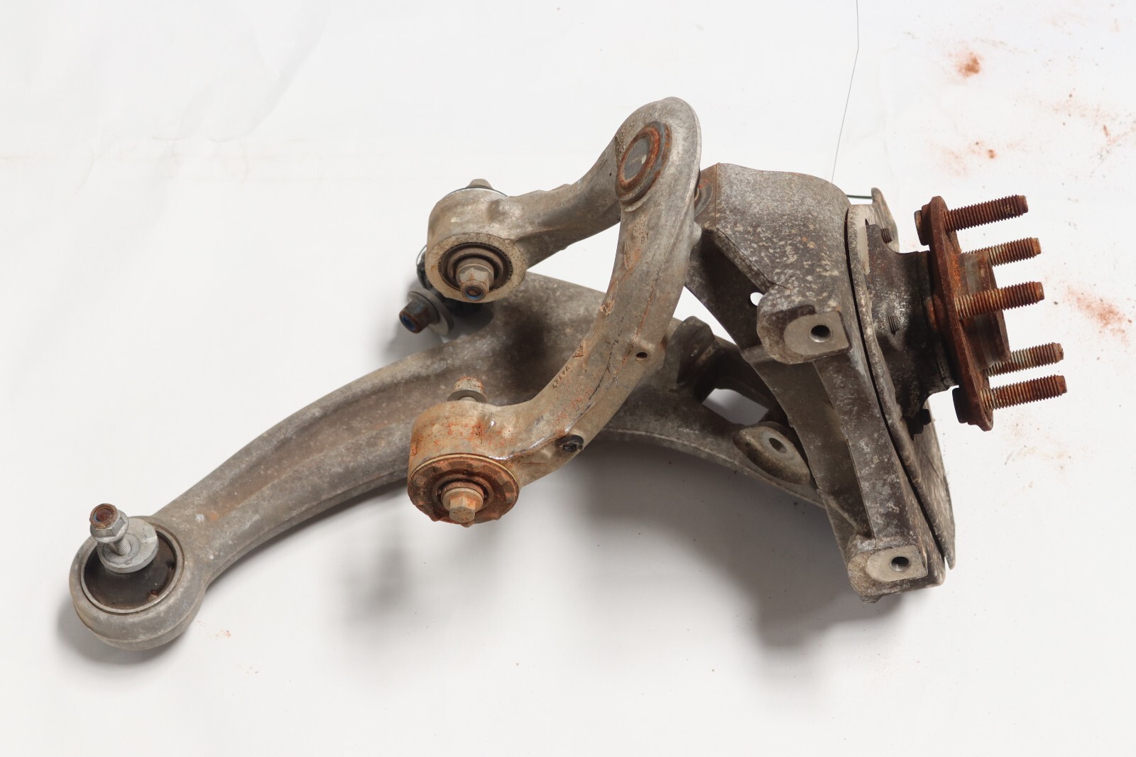 06-16 ASTON MARTIN V8 VANTAGE FRONT RIGHT SPINDLE KNUCKLE W/ CONTROL ARM OEM