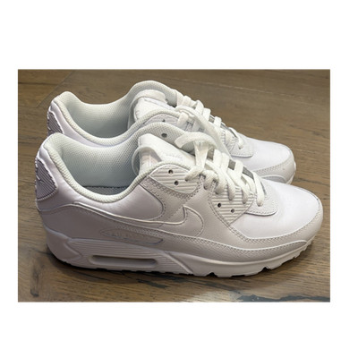 Nike Air Max 90 White Rubber Low Top Lace Up Athletic Sneakers