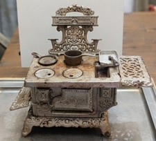 Antique Kenton Brand Cast Iron Miniature Toy Stove Royal High Back Model w Pots