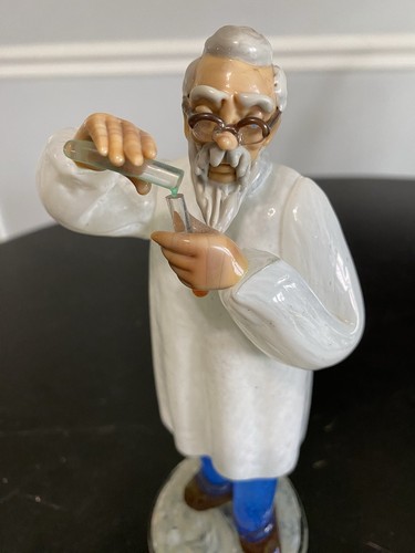 Vintage Czech AMERICAN CUT CRYSTAL Art Glass Chemist/Pharmacist Figurine - Picture 15 of 24