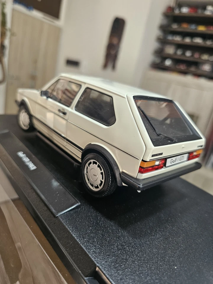 VW Golf 1 Gti Pirelli White 1983 1:18 Welly - Immagine 2 di 4