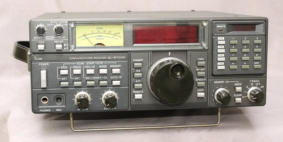 con video funzionante: ricevitore radioamatore ICOM IC-R7000 PULITO HF, VHF, UHF - Immagine 2 di 4