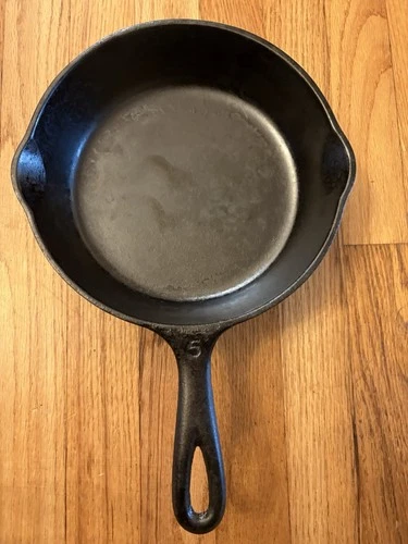 Vintage Wagner Ware Sidney -0- 1055 No.5 Cast Iron Skillet
