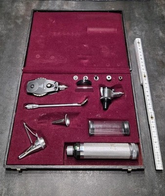 Otoskop Heine 14 teilig in Koffer Accusan medizinisches Ohr Gerät Vintage