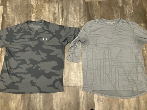 Herren Under Armour 2 Shirts Gr. 2x grau Camouflage grau Design guter Zustand lesen