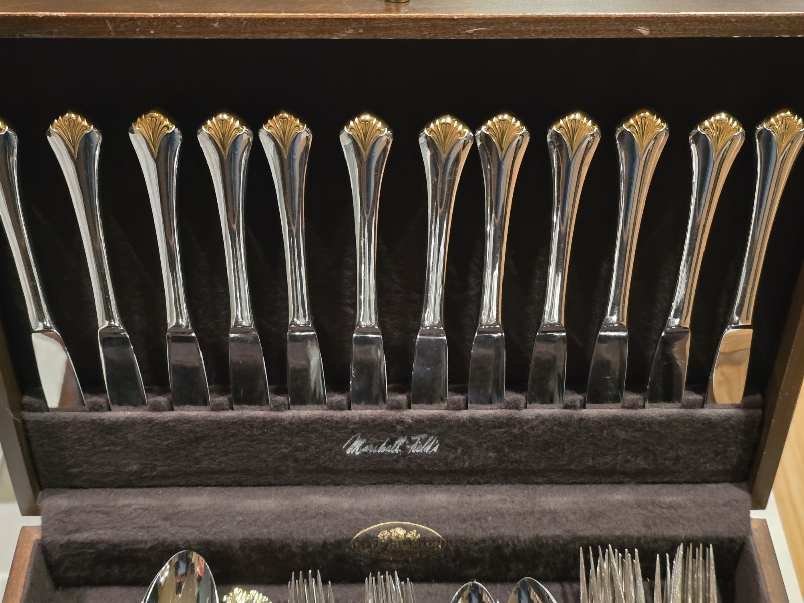 Yamazaki - Cara -Gold Accent.  12- 5 Piece Settings & 8 Serving In Storage Box