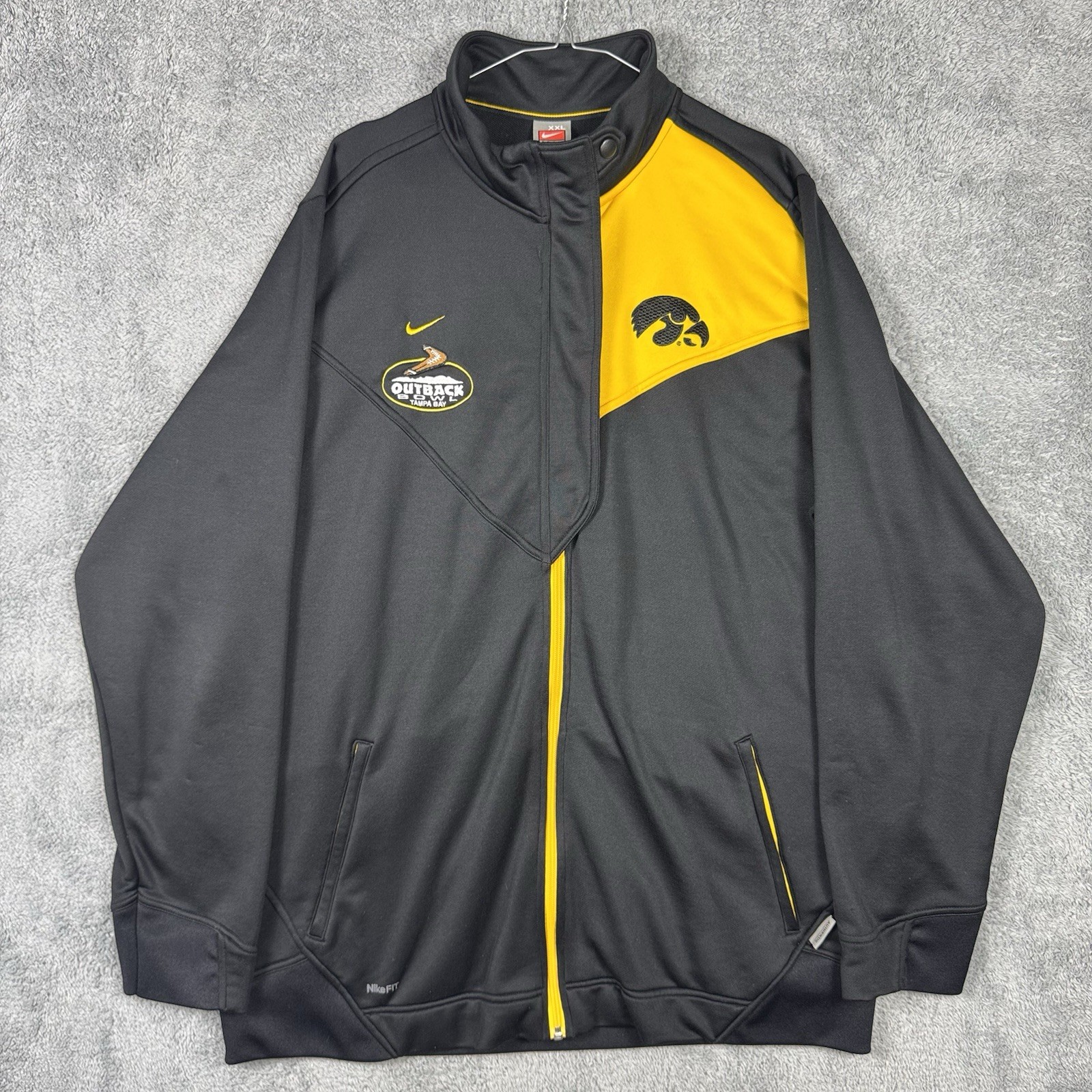 SACAI X NIKE Giacca Iowa Hawkeyes Nike Uomo 2XL Team Emessa Autentica Playeyer Worn Bowl Game