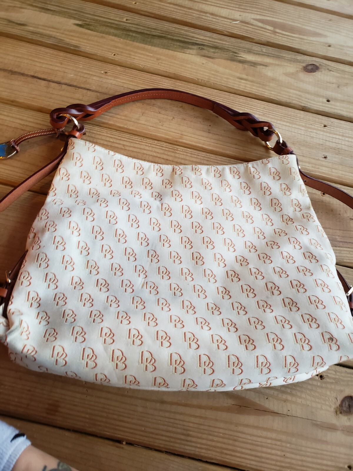 Dooney And Bourke Bag (B4) — image 4
