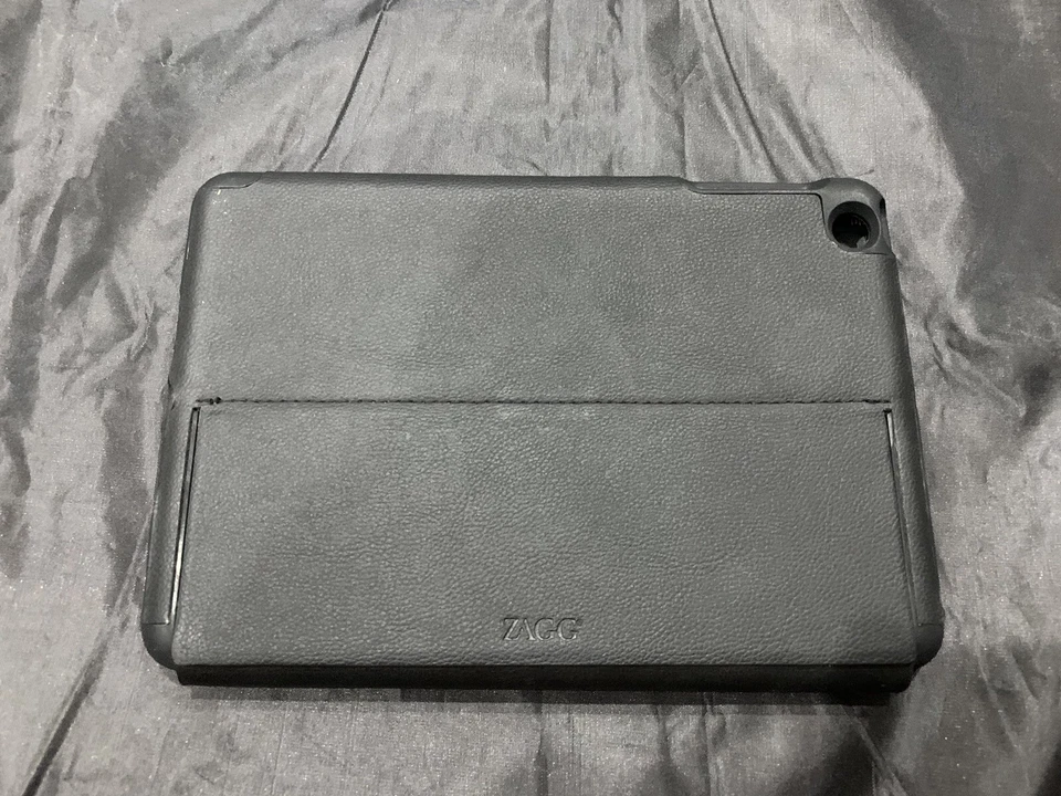 Funda ZAGGKEYS 7" para Apple iPad Mini - Soporte de teclado Bluetooth - Negra Foto 3 de 4