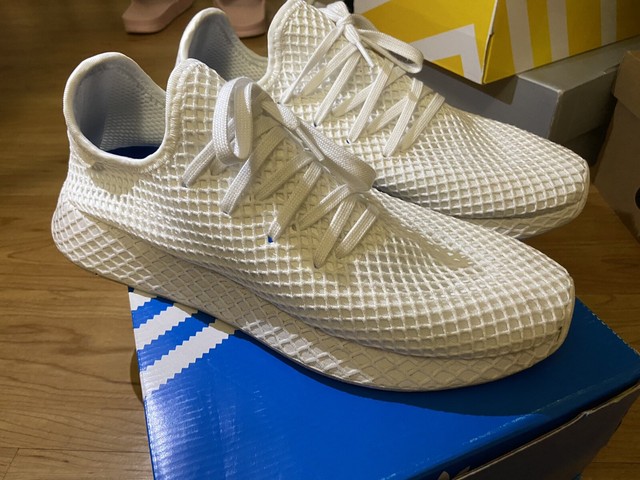 deerupt runner triple white