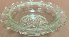 VINTAGE 5 1/2" ASHTRAY ROUND GLASS STARBURST CENTER BOTTOM