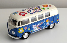 Kinsmart Pull Back 1962 Volkswagen Classical Bus 1:32 Peace Love Design 5 Inches