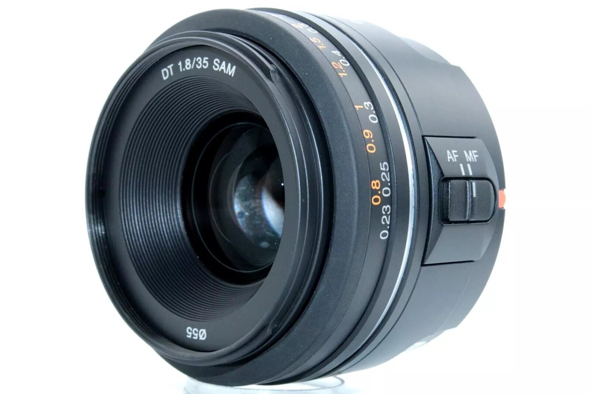 Near Mint Sony DT 35mm f/1.8 SAM Wide Angle Standard Lens