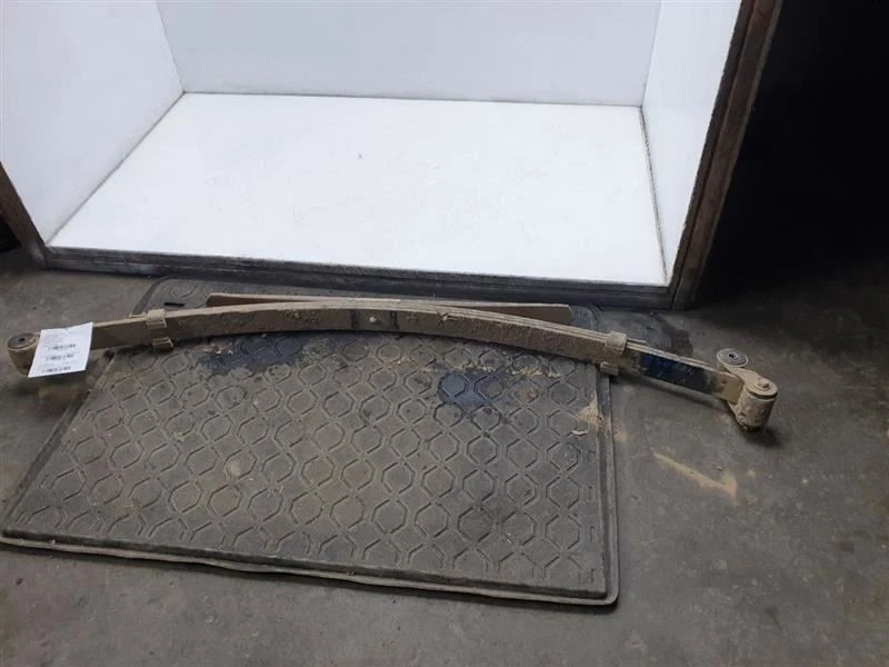 2003 TOYOTA TUNDRA SR5 EXT CAB 3.4L 2WD AT DRIVER REAR LEAF SPRING ASSEMBLY  Foto 4 de 4