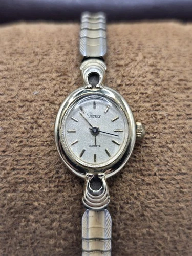 Vintage Timex Ladies Quartz Bracelet Watch Gold Tone Stainless Steel Untested