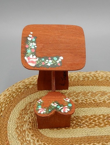 Vtg OOAK Hand Painted Heart Seat Child's Desk Artisan Dollhouse Miniature 1:12 - Picture 5 of 9