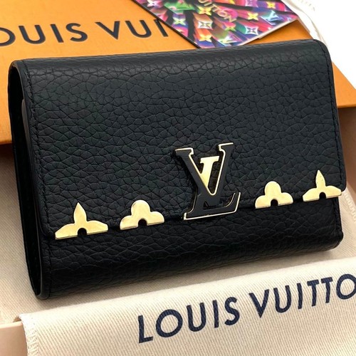 Louis Vuitton Portefeuille Capucines Compact Wallet Black