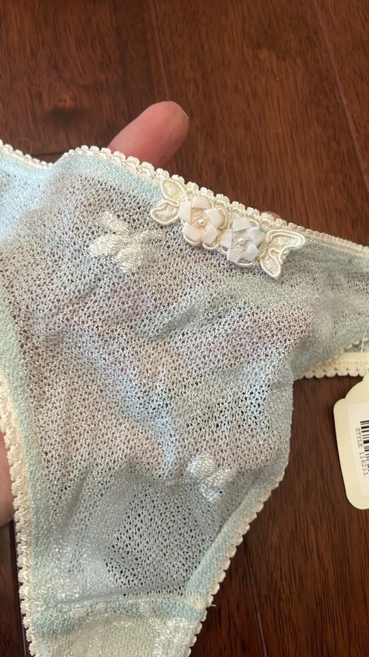 Nuevo con etiquetas Braguita Tanga Claire Pettibone Aimee RARA Azul Floral Sin Forro M $149 Foto 2 de 4