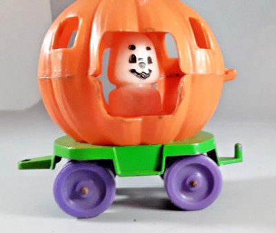 Tootsietoy Little People Pumpkin Parade Float Trailer 4 Inches Long