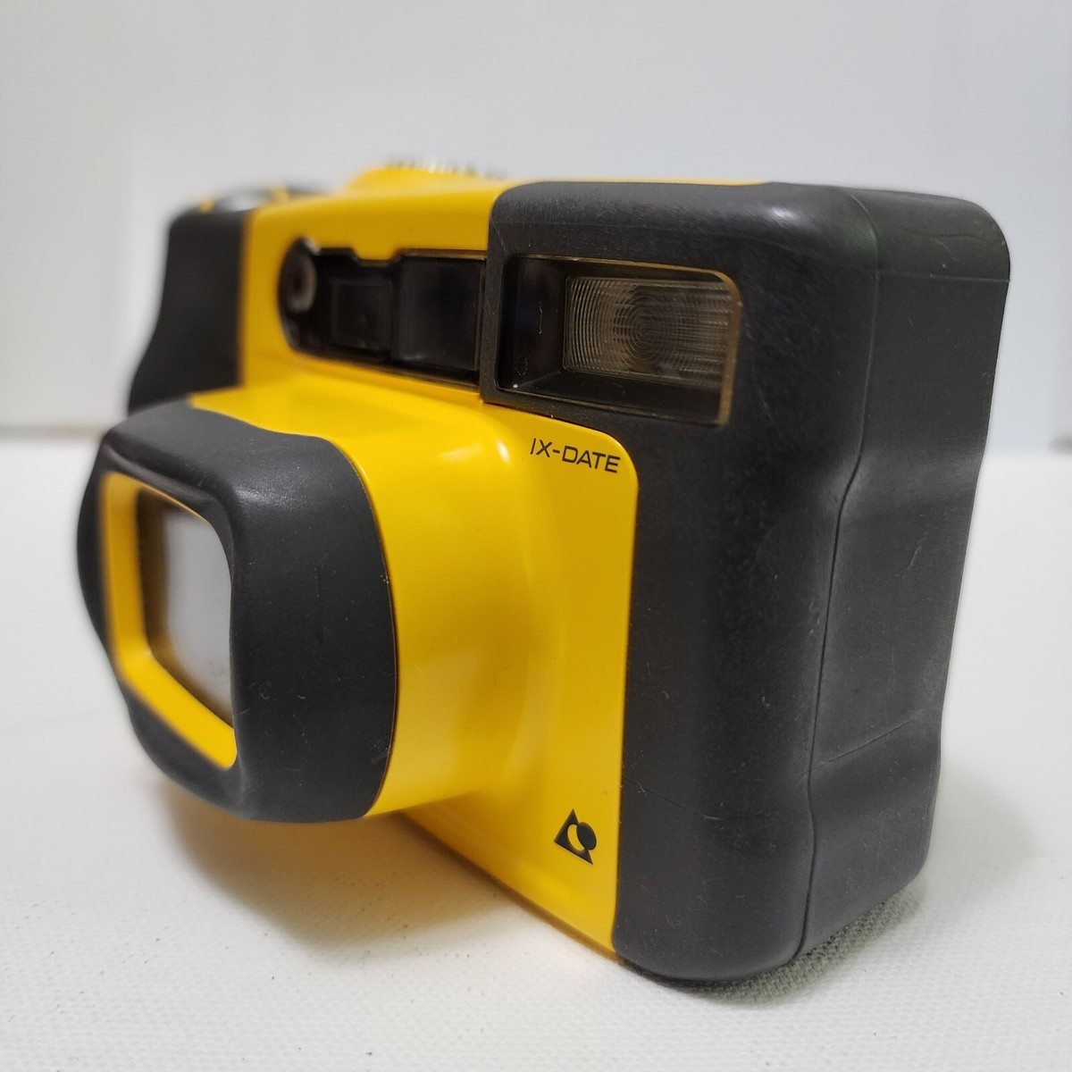 Vintage Minolta Vectis Weathermatic Zoom IX-Date APS Film Camera