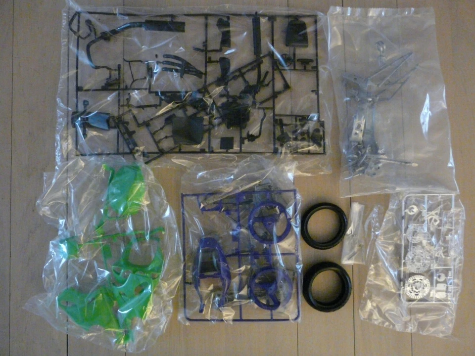 Maquette Moto PROTAR 1/9 Ref 13284 Kawasaki Ninja ZX-7R - Photo 2/3