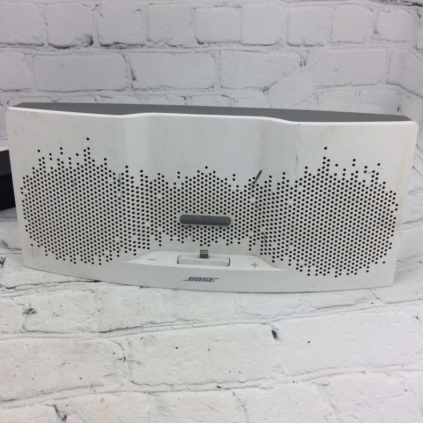 Waterproof Bluetooth Speaker Bose SoundDock XT Speaker