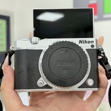 Nikon 1 J5 Touch Screen Flip Screen 20.8MP Mirrorless Digital Camera Body Only