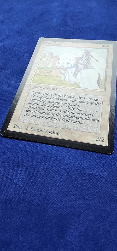 MTG Beta White Knight in NM Condition - Image 4 of 4