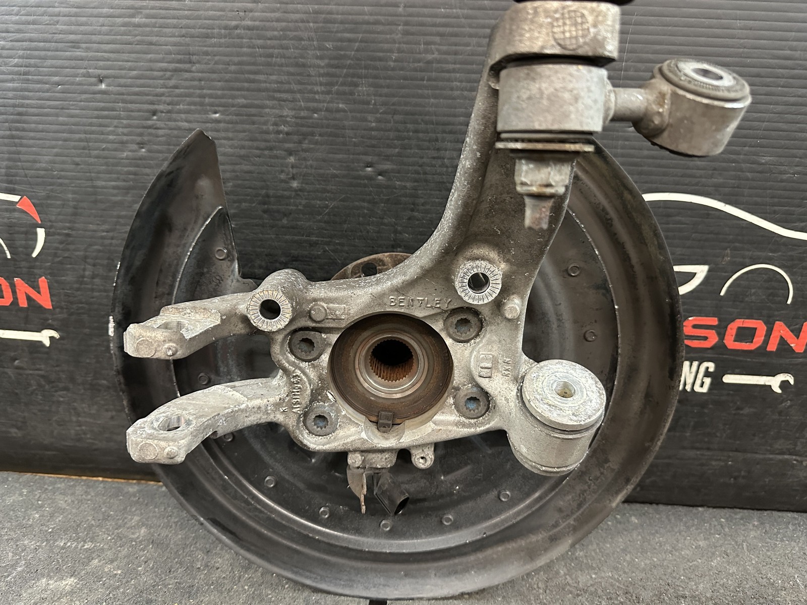 03-12 BENTLEY CONTINENTAL GTC REAR PASSENGER RIGHT RH STUB AXLE KNUCKLE