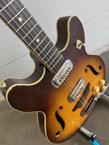 Barclay Harmony H74-3 Meteor Semi Hollowbody Vintage Guitar USA 1967 W Case - Picture 3 of 17