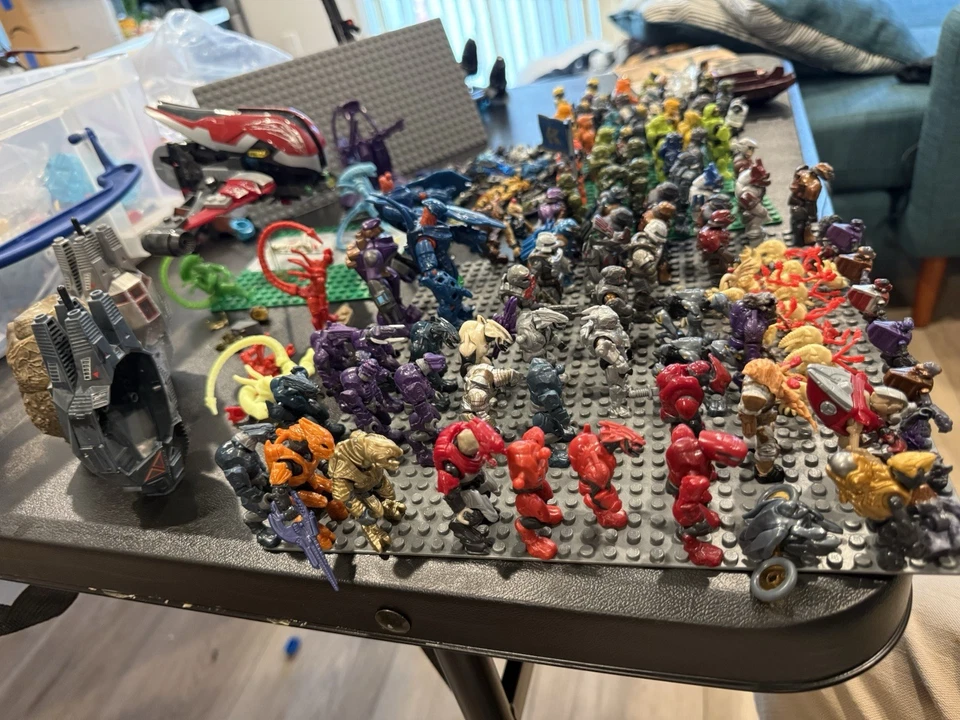 Mega Block Collection Includes, Elites, Spartans, Aliens, Grunts & Brutes - Image 3 of 4