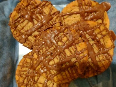 YUM BAKERY vegan sugar free chocolate peanut butter cookies